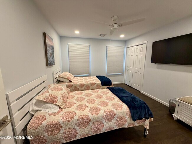 Building Photo - 41 Brookwillow Ave