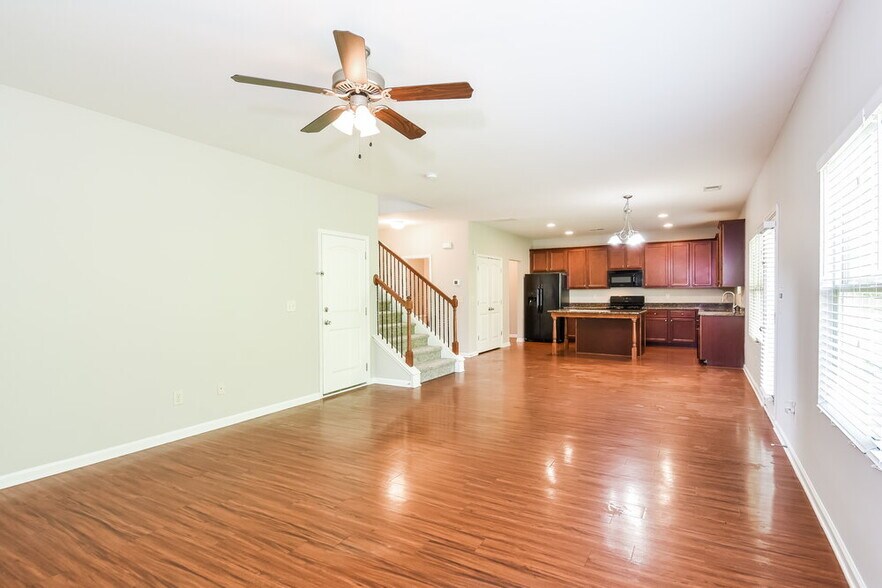 Building Photo - 930 Walking Stick Trail NE