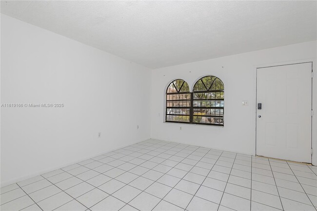 Building Photo - 1082 W 79th St