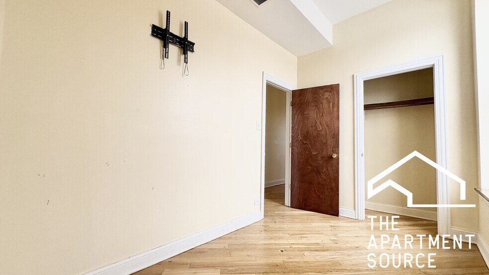 Building Photo - 1549 S Christiana Ave