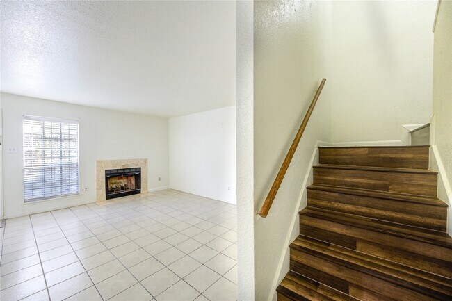 Building Photo - 6500 Sands Point Dr