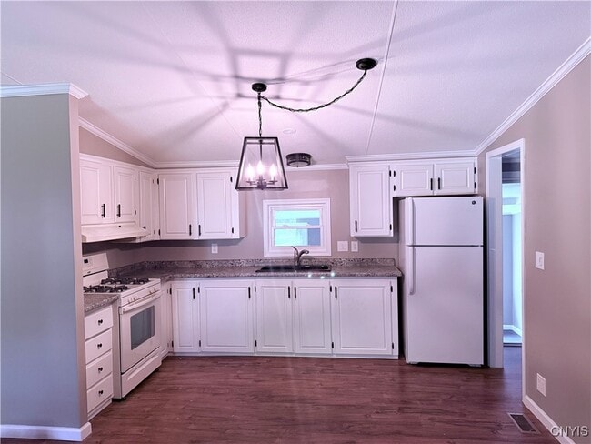 Building Photo - 68 Bingham Rd