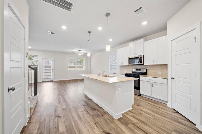 Building Photo - 3116 Moontide Ln