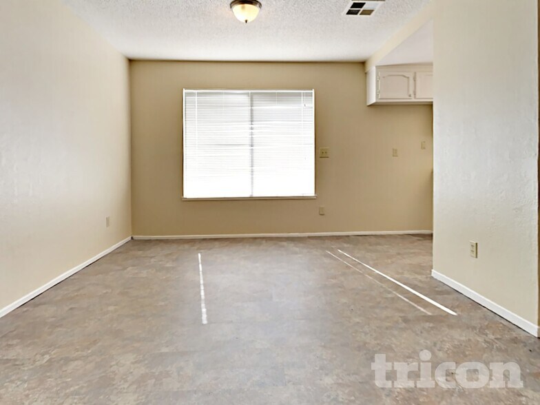 Building Photo - 215 Loy St.