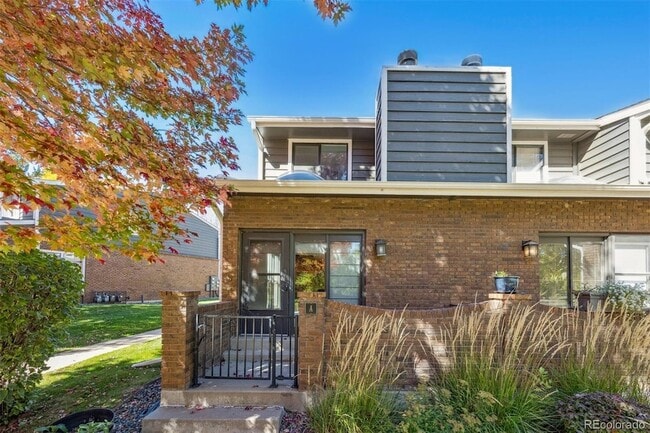 Building Photo - 11540 W 70th Pl