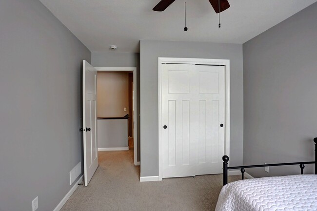 Building Photo - New 3Br, 2.5 Bath @ Willow Cascades!