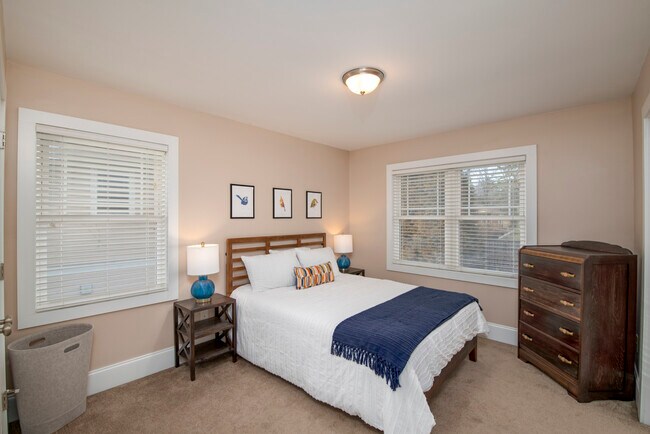 Building Photo - 106 Walnut St