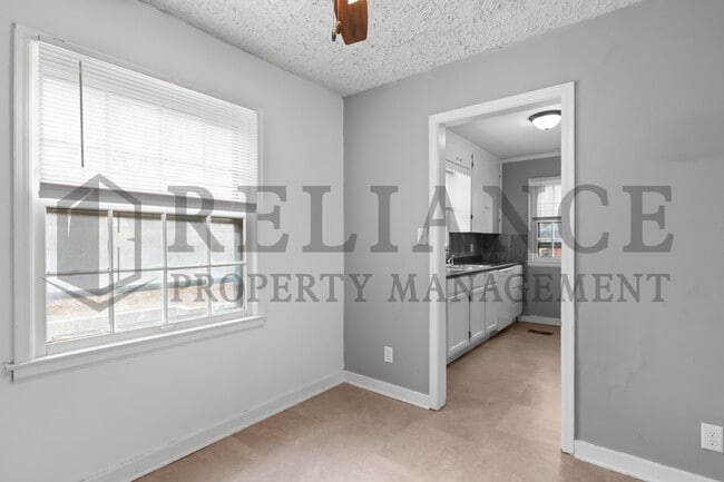 Building Photo - 3627 E 10th St N