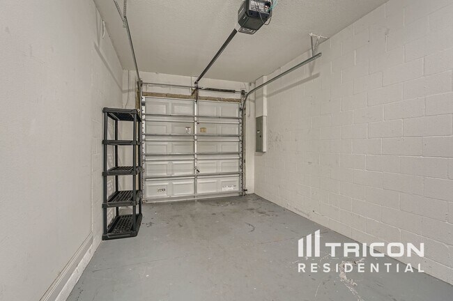 Building Photo - 1307 E Warren St