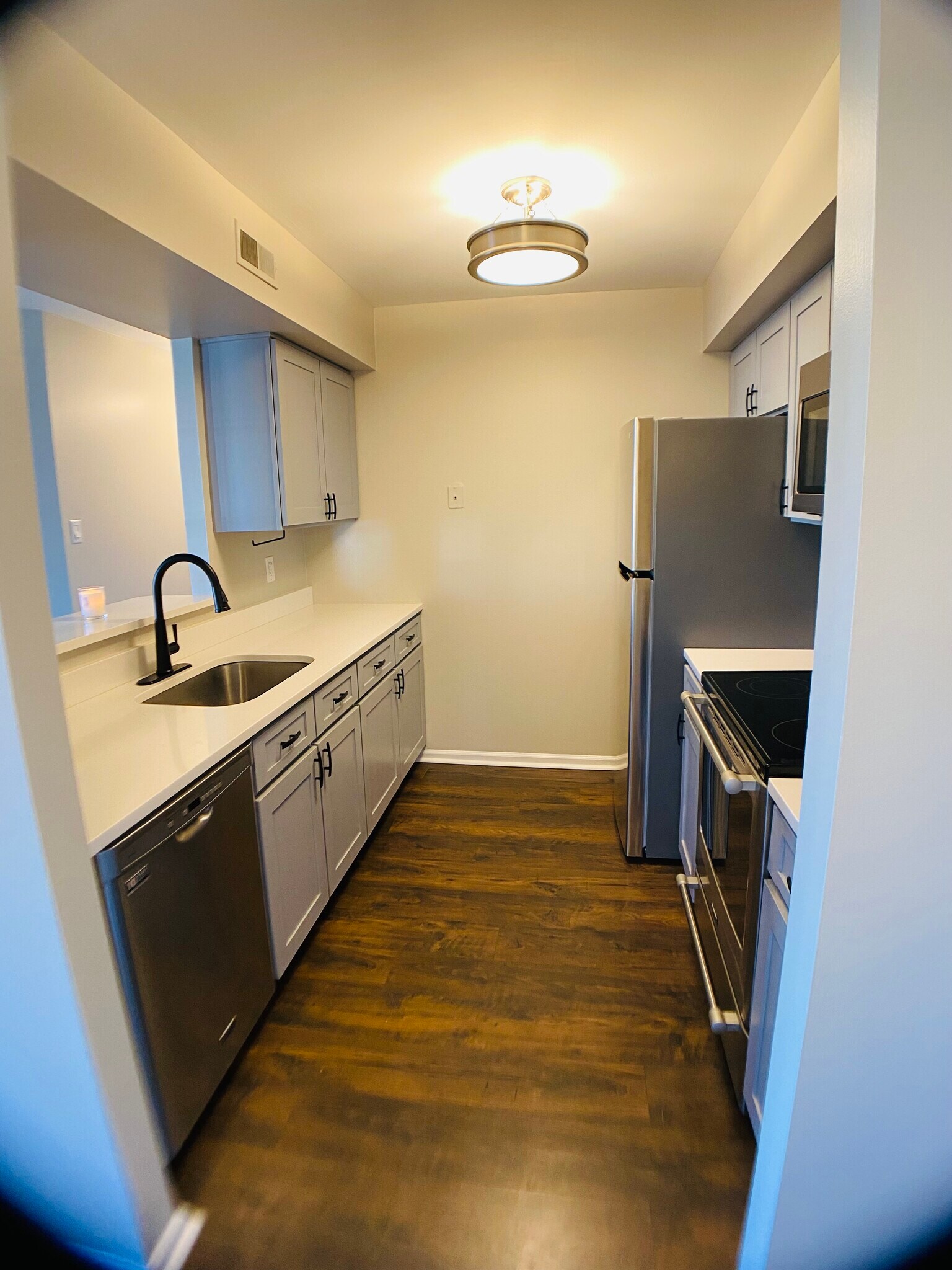 Building Photo - 305 Shepherds Way