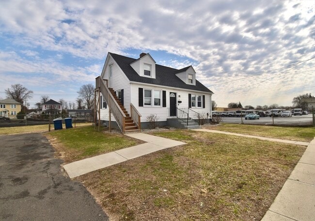 Building Photo - 153 Bosworth St