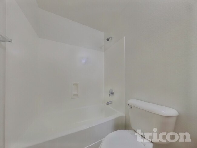 Building Photo - 2116 S 160th Ln