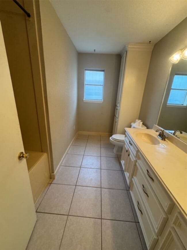 Building Photo - 1114 Manatee Ln