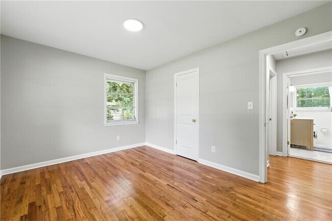 Building Photo - 1195 Starline Dr