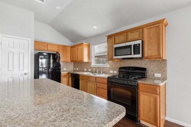 Building Photo - 21915 Saragosa Pond Ln