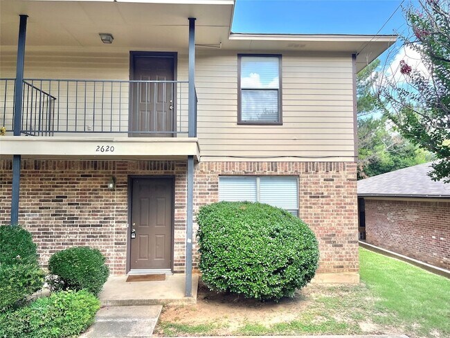 Primary Photo - 2620 Bolivar St