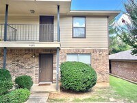 Building Photo - 2620 Bolivar St