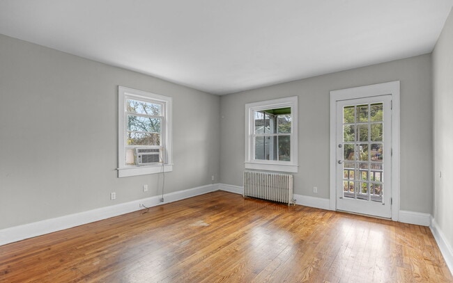 Building Photo - 819 W 51st St