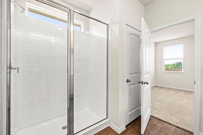 Building Photo - 121 Brody Ln