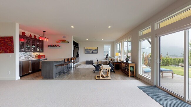 Building Photo - Issaquah highlands 5 bedroom plus Den and 5.5 bathroom newer home with a lot of amenities!!!  A m...