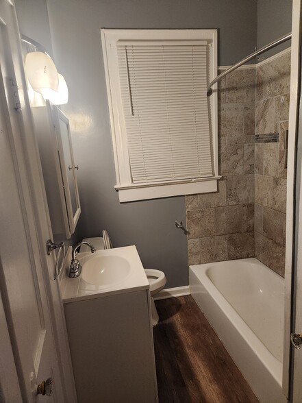 Combined Bathroom - 1703 W Montgomery Rd