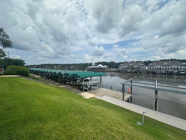 Building Photo - 12386 River Highlands Dr