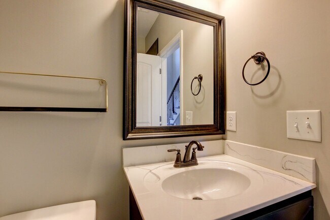 Building Photo - Big and Beautiful Smart Home