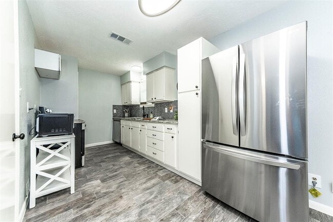 Building Photo - 405 Bellmar Ln