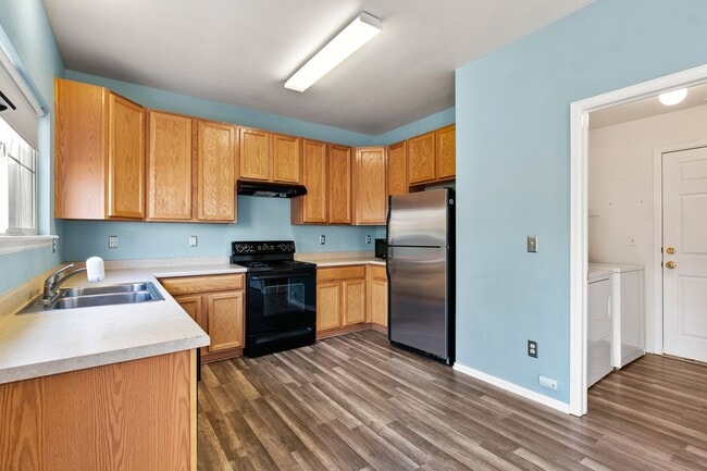 Building Photo - 4028 Kestrel Ct