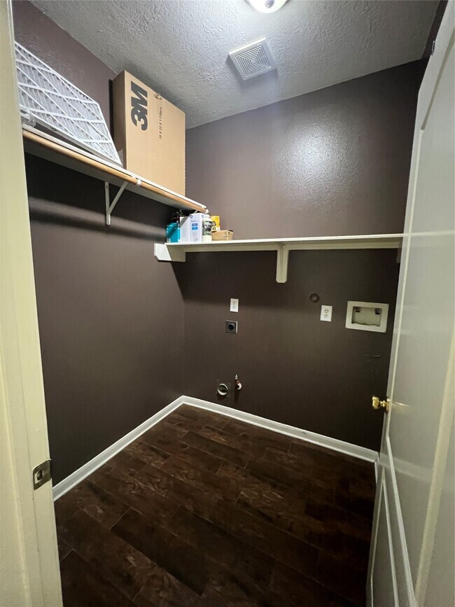 Building Photo - 11718 Short Trail Ln