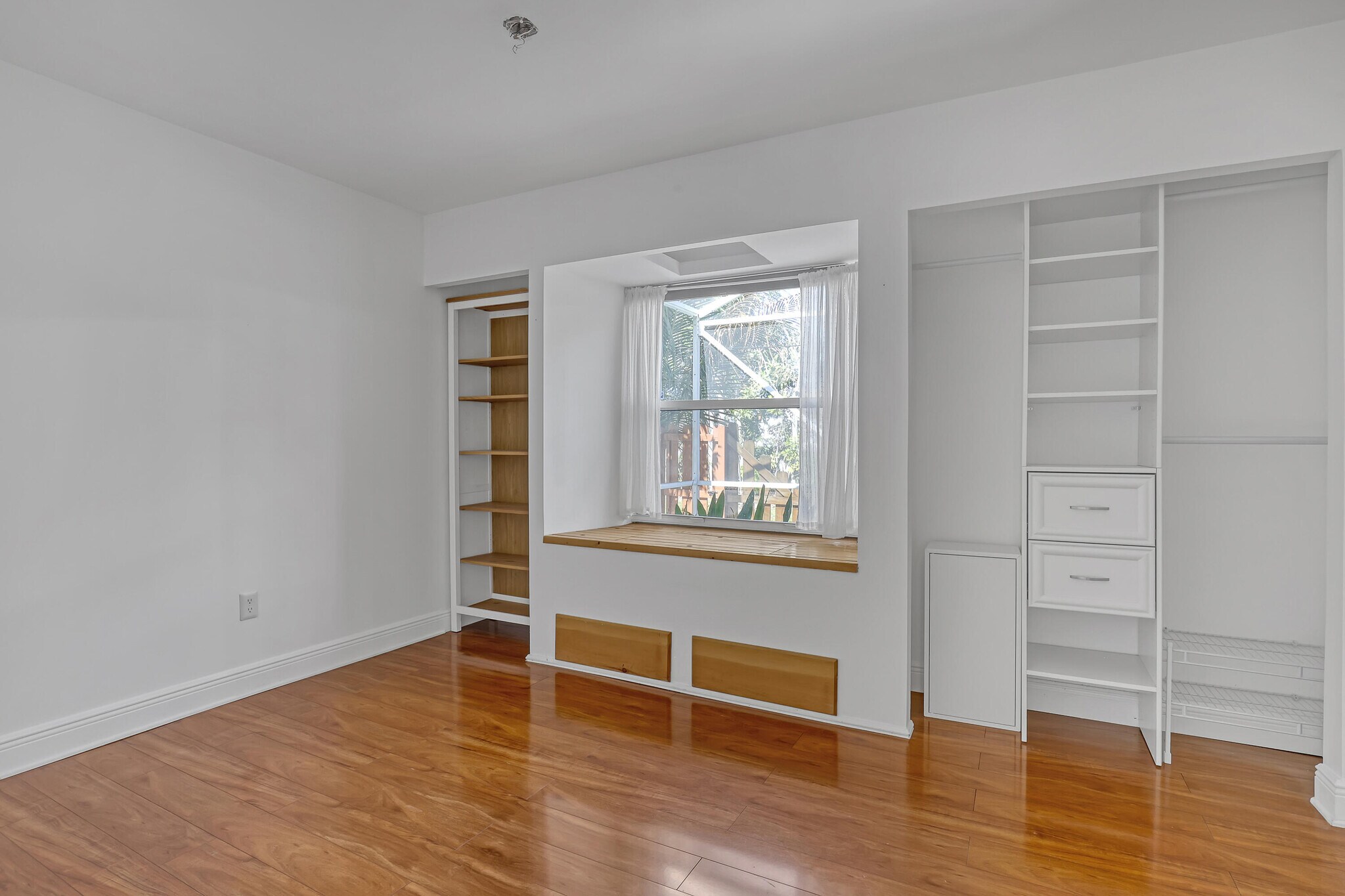 Building Photo - 6817 Barnwell Dr