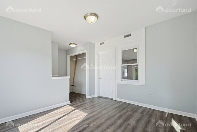 Building Photo - 17 Wachusett St