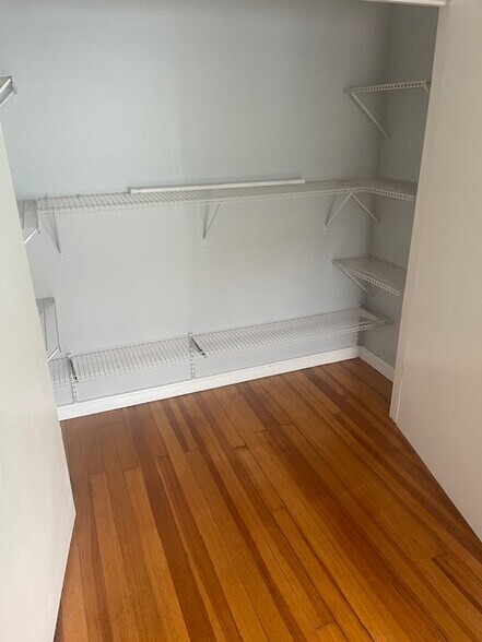 Building Photo - 16 Hanna St