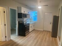 Building Photo - 1720 27th Ave N