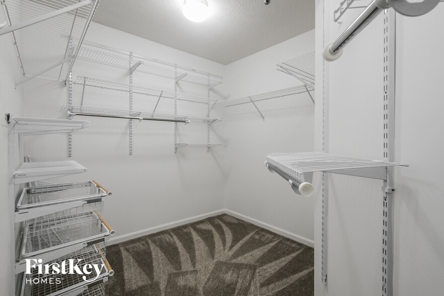 Building Photo - 6 Wyndham Dr