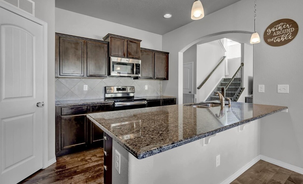 Building Photo - 7374 Primavera Ln