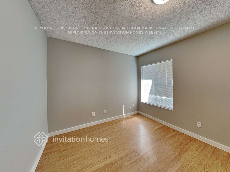 Building Photo - 409 W Beverly Ln