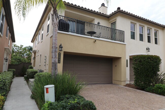 Building Photo - 2694 Bellezza Dr