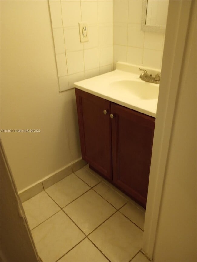 Building Photo - 5845 Blueberry Ct