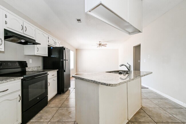 Building Photo - 5230 Bucksport Ln