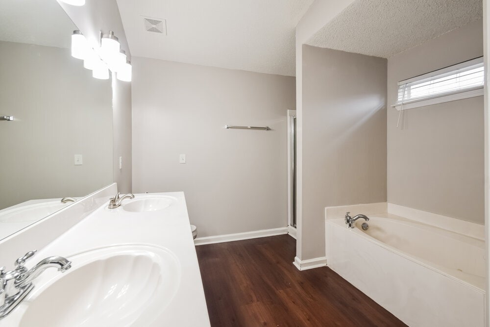 Building Photo - 1708 Cherry Creek Dr