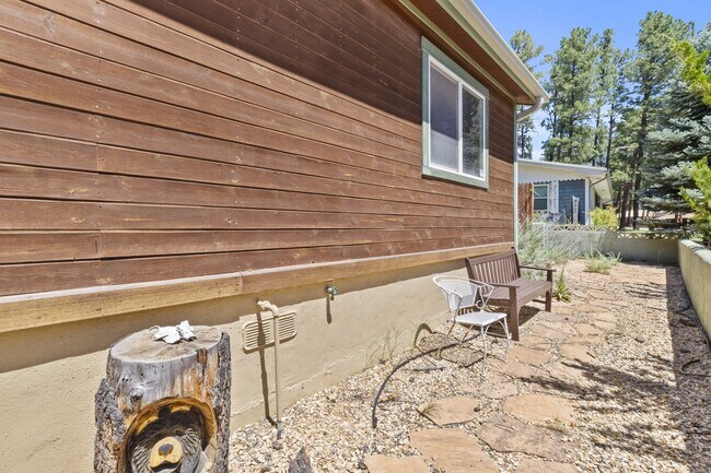 Building Photo - 307 Heath Dr