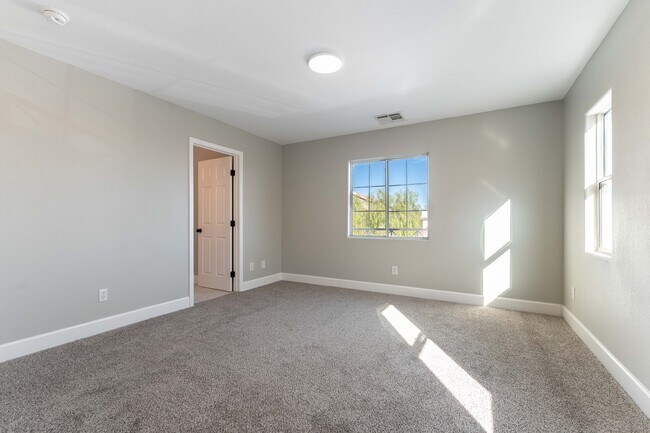 Building Photo - 10505 Cold Mountain Ave