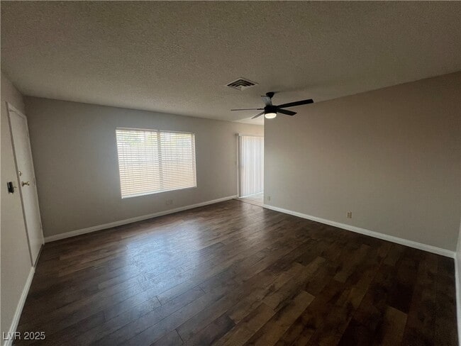 Building Photo - 6976 Mountain Meadow Ln