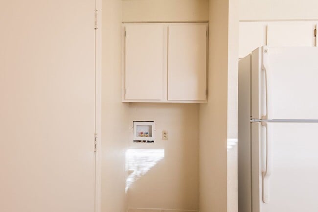 Building Photo - Renovated 2 bedroom 1 bathroom home