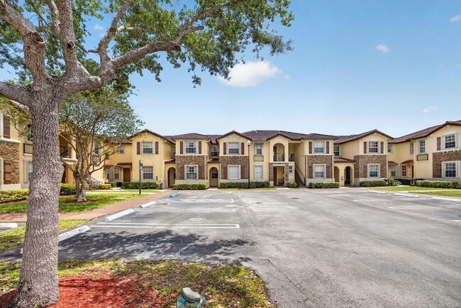 Building Photo - 1575 NE 33rd Ave