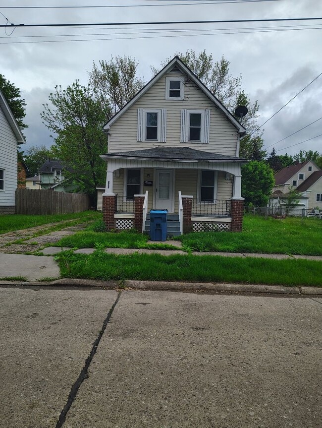 Building Photo - Section 8 Accepted!