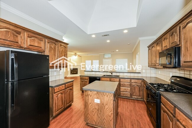 Building Photo - 6520 Payton Dr