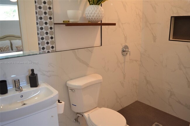 Building Photo - 621 SW 60th Ct