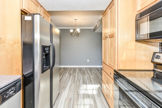 Building Photo - 9330 Caspian Way